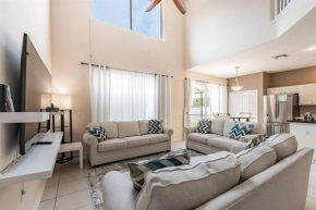 Entire Villa Vacation House 7 Br/4.5 BA Pool